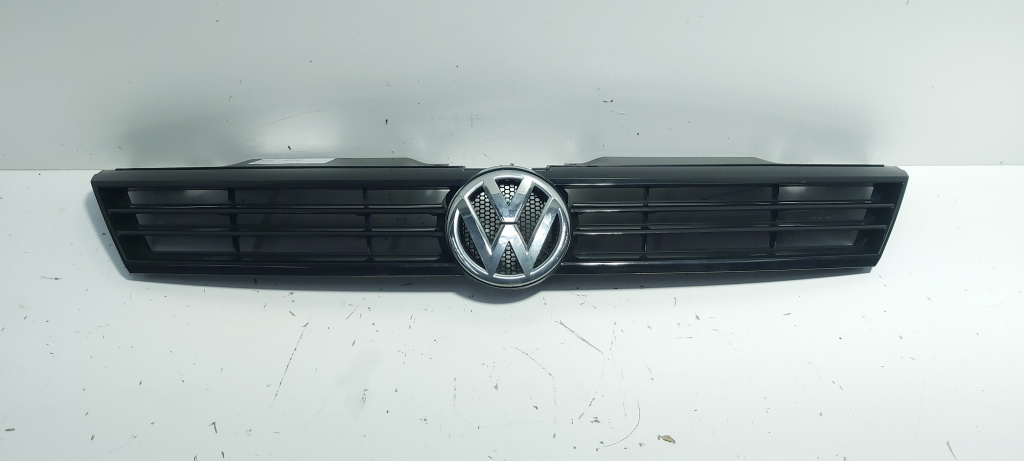 Grila bara fata centrala sus, cod 5C6853653, Vw Jetta 4 (6Z) (id:689840)