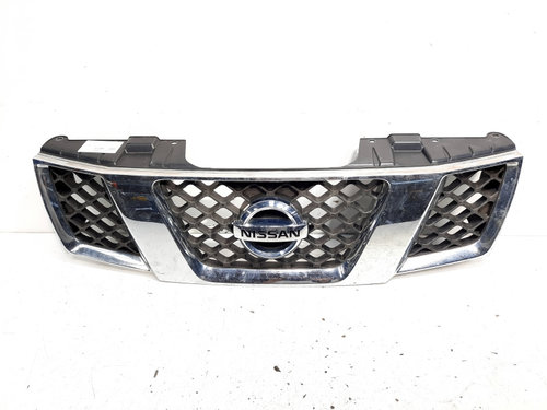 Grila bara fata centrala sus cu sigla, cod 310EB400, Nissan Navara (D40) (id:548716)