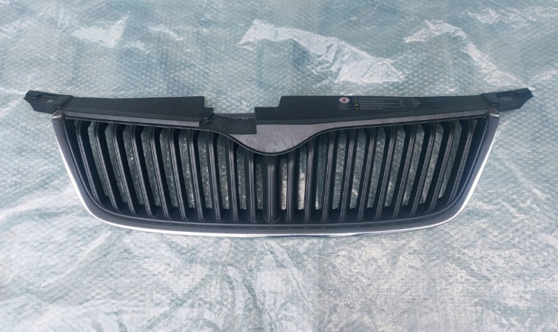 Grila bara fata centrala sus, Skoda Yeti (5L) (pr:110747)
