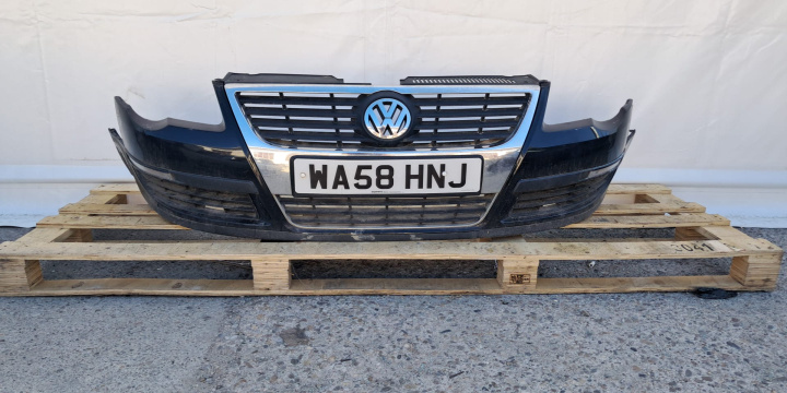 Grila bara fata centru Volkswagen VW Passat B6 [2005 - 2010] wagon 5-usi 2.0 TDI MT (140 hp)
