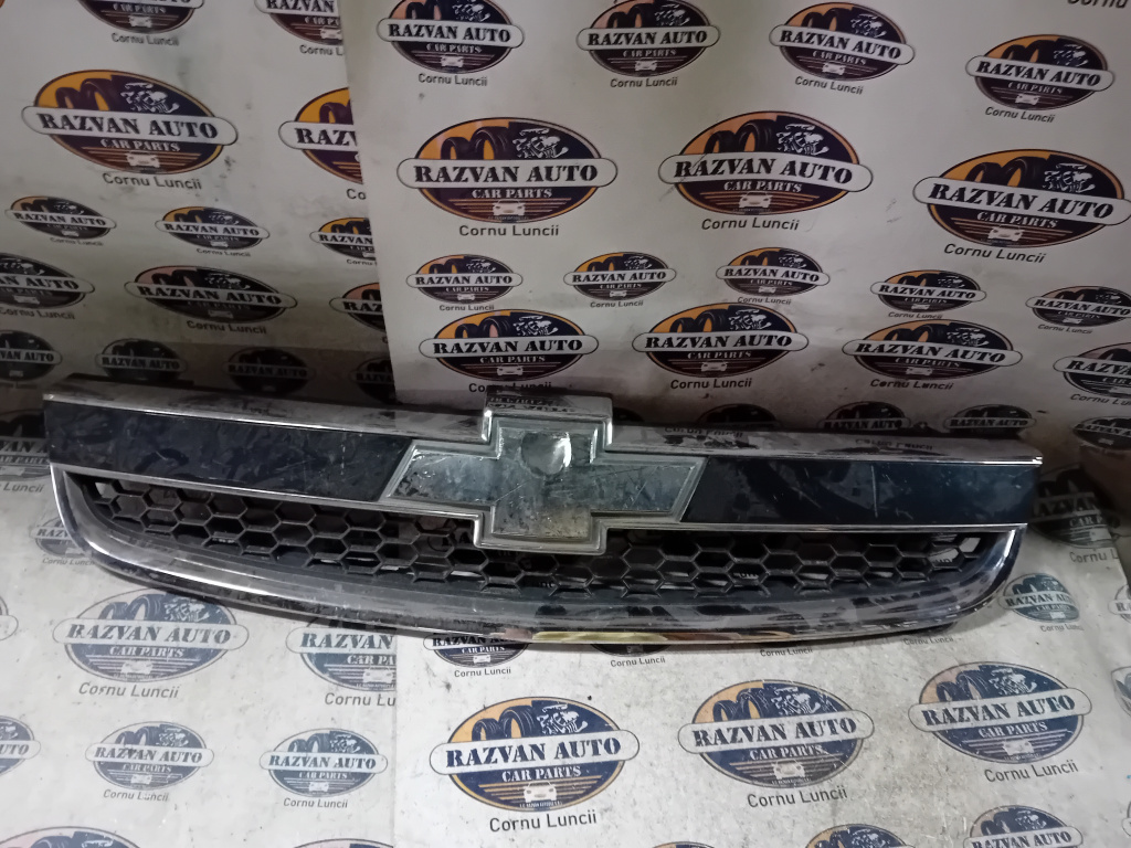 Grila bara fata Chevrolet Captiva 2011, CU DEFECT
