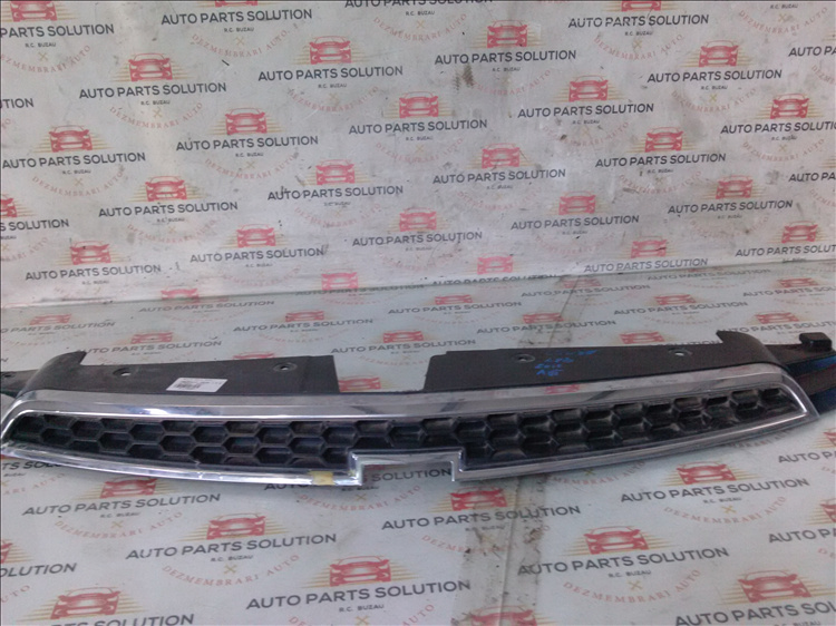 Grila bara fata CHEVROLET CRUZE 1.8 B an fabr. 2011