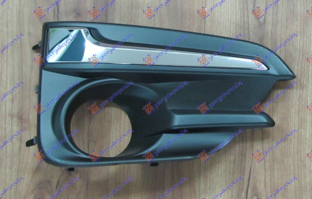 Grila Bara Fata cu Locas Proiector Dreapta Subaru Forester 2017 2018 2019 2020 (Cu Ornament Crom)