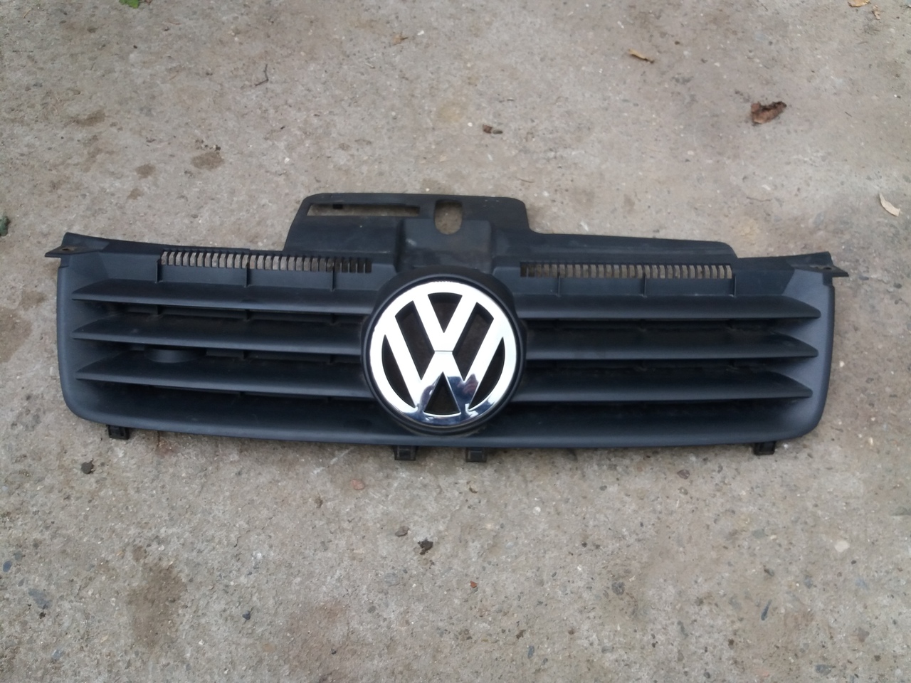Grila Bara Fata cu Sigla  Volkswagen Polo 9N