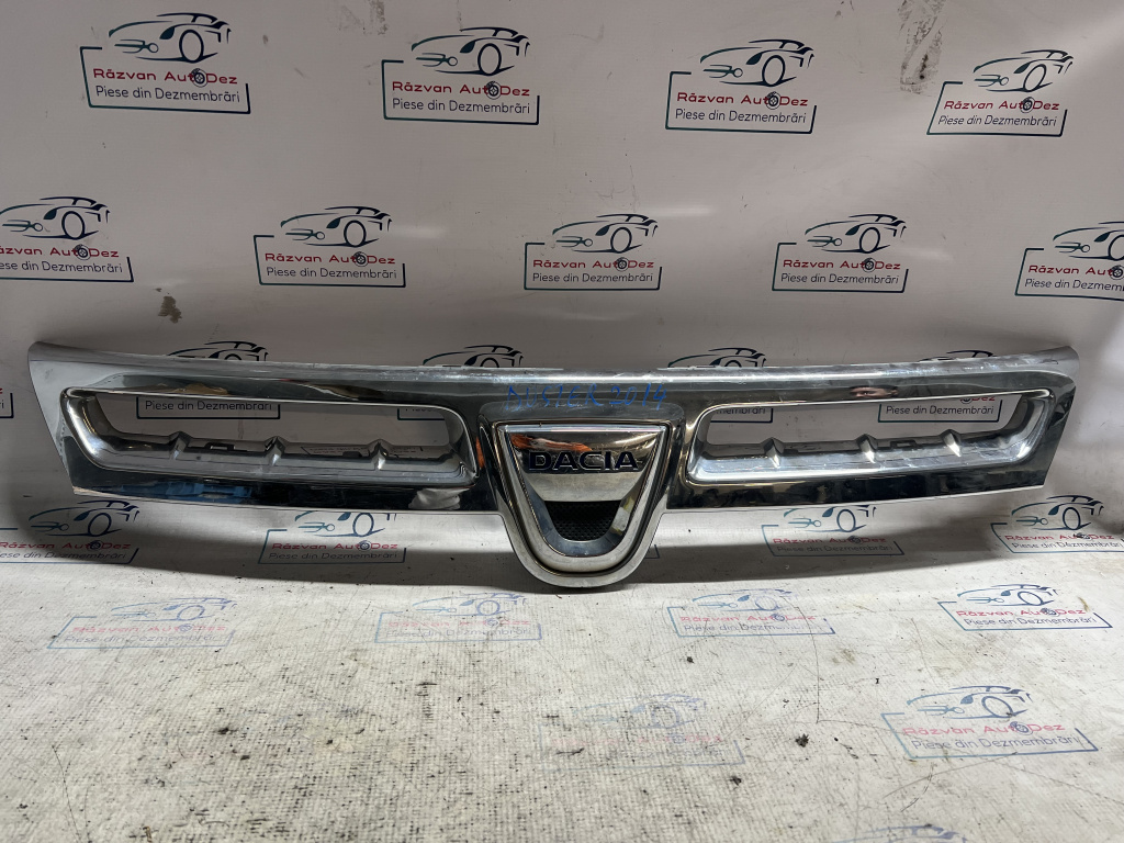 Grila bara fata Dacia Duster 2014