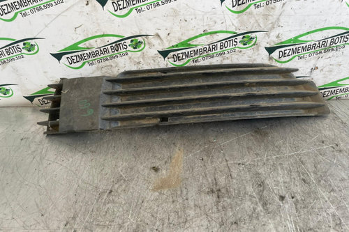 Grila bara fata dreapta 09180555 Volkswagen VW Passat B5.5 [facelift] [2000 - 2005] Sedan 1.6 MT (10...