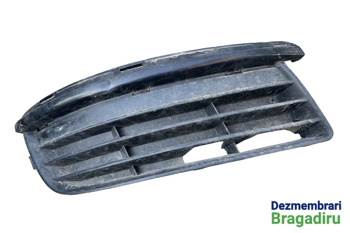 Grila bara fata dreapta 1K0853666J Volkswagen VW Golf 5 [2003 - 2009] Hatchback 3-usi 1.4 MT (75 hp) Cod motor: BCA