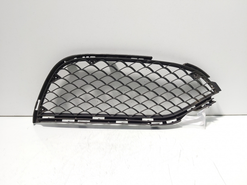 Grila bara fata dreapta, cod A2058852823, Mercedes Clasa C (W205) (id:562118)