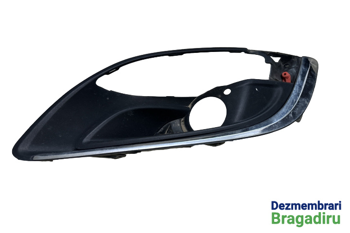 Grila bara fata dreapta Grila proiector cu ornament crom Cod: 13368708 Opel Astra J [facelift] [2012 - 2018] Sports Tourer wagon 5-usi 2.0 CDTI MT (165 hp) Cod motor: A20DTH