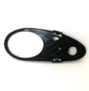 Grila bara fata dreapta Mercedes C Class w203 SDN/S.W 00/03