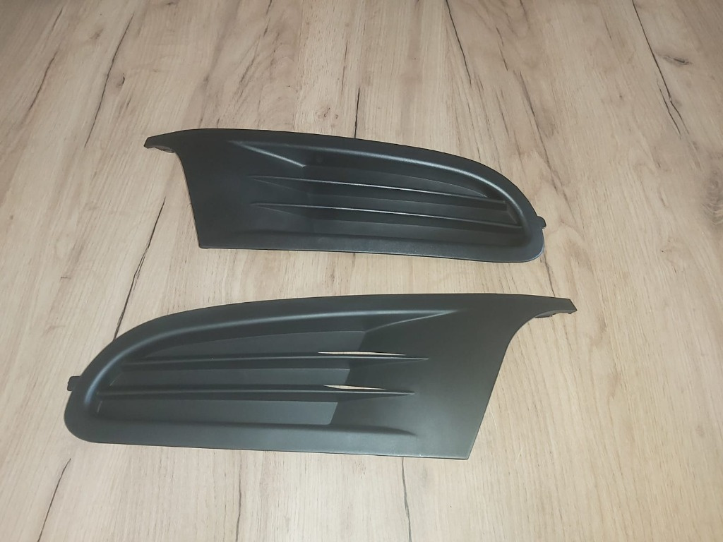 Grila Bara Fata Dreapta+Stanga VW Golf 6/VI 2008 2009 2010 2011 2012 2013 (NOU)