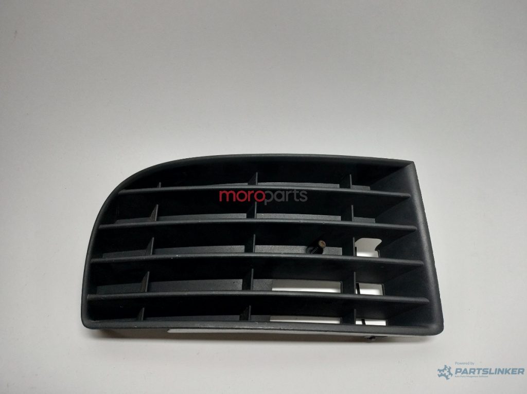 Grila bara fata dreaptaVolkswagen Golf 5 (1K1) Coupe 1.9 TDI BKC 2005 OEM 1K0853666