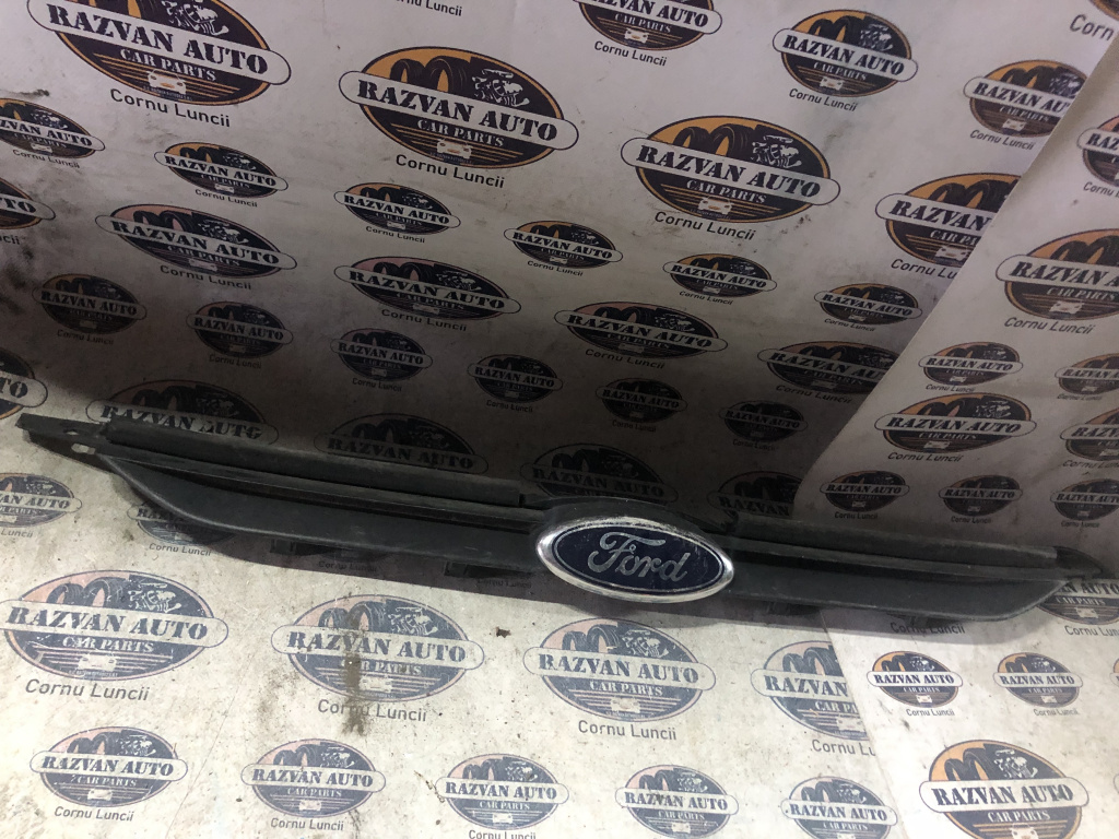 Grila bara fata Ford B-MAX 2013
