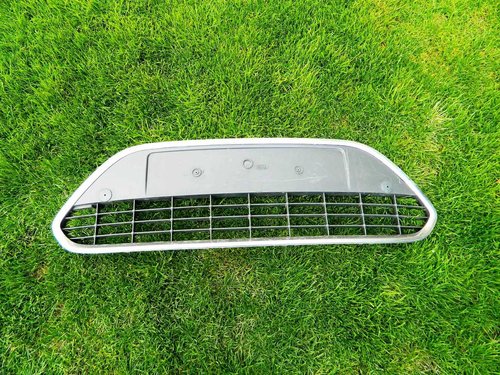Grila bara fata Ford Focus Model 2008-2011 cod 8M51-17B968