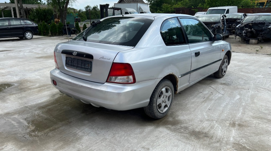 Grila bara fata Hyundai Accent 2000 coupe 1.3 benzina