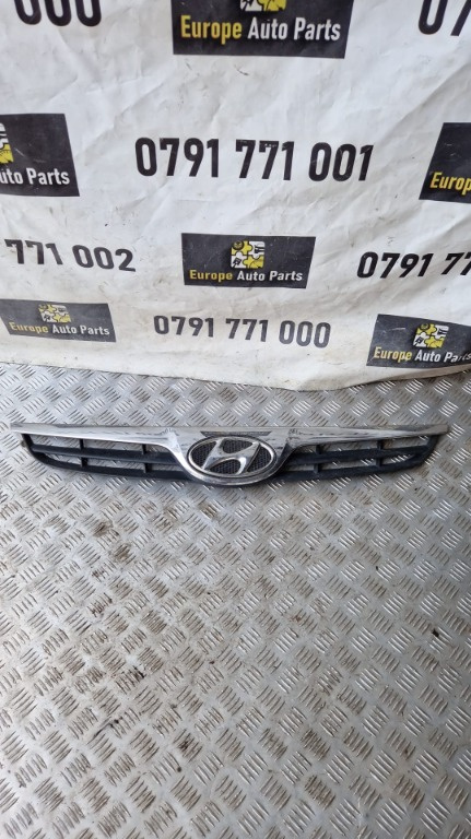 Grila bara fata HYUNDAI I20 motor 1.2 G4LA an 2010 cod 86351-1J000