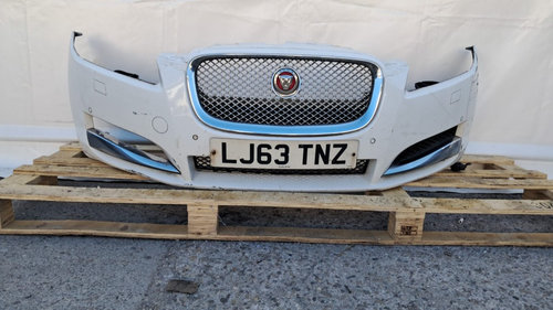 Grila bara fata Jaguar XF an 2014
