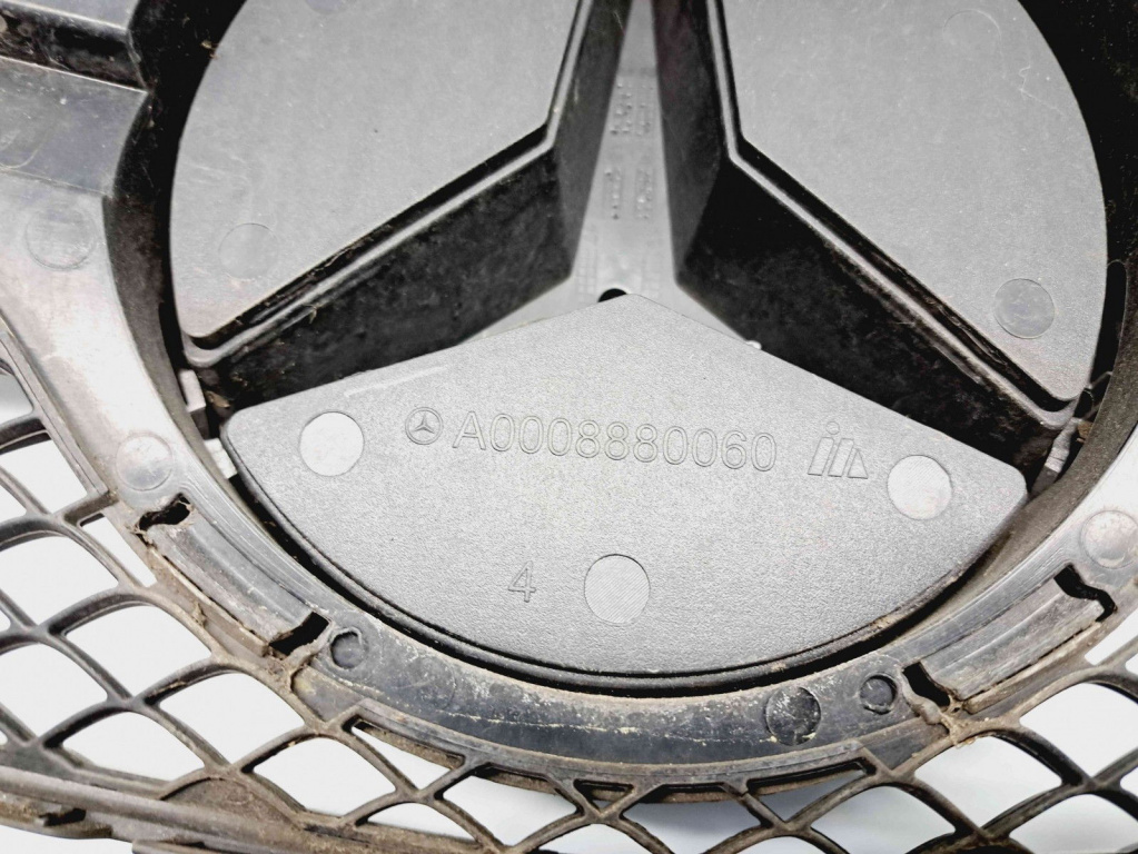 Grila bara fata Mercedes Clasa E Coupe (C207) [Fabr 2009-2016] A2078803183/A0008880060