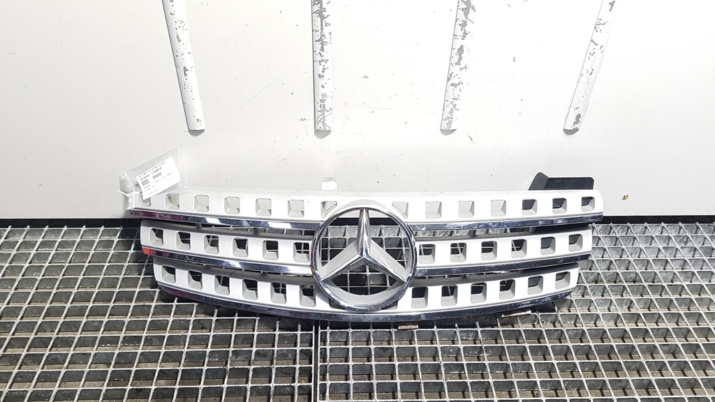 Grila bara fata, Mercedes Clasa ML (W164) (pr:110747)