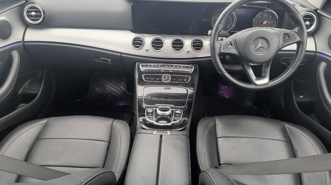 Grila bara fata Mercedes E-Class W213 2016 berlina 2.0