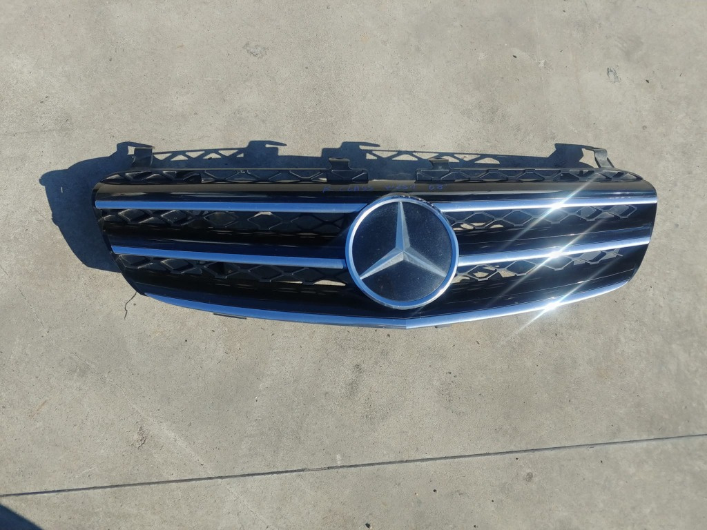 Grila bara fata mercedes r-class w251 a2518880223