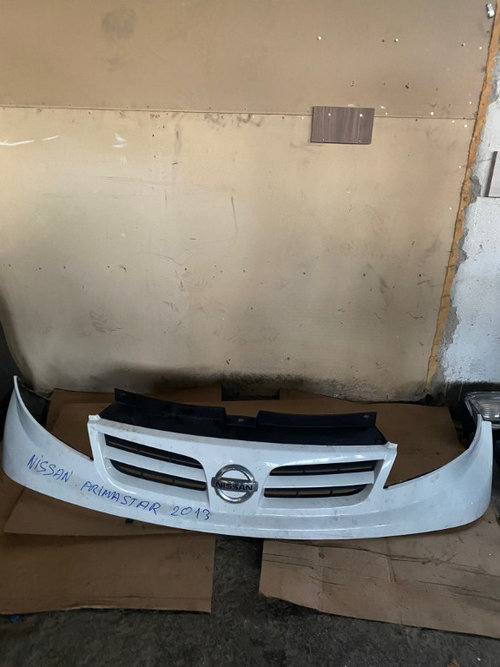 Grila bara fata Nissan Primastar 2.0 dCi an de fabricatie 2013