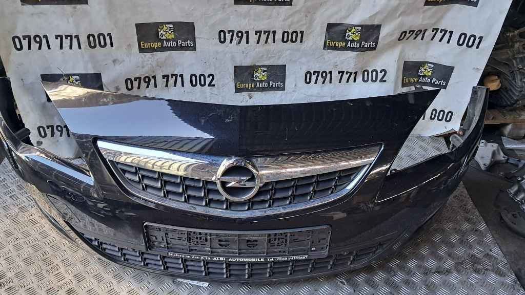 Grila bara fata Opel Astra J an 2011 cod 13266577