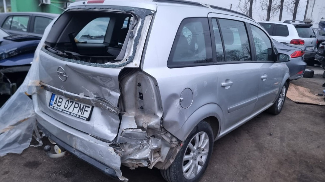 Grila bara fata Opel Zafira B 2007 monovolum 1.9 cdti Z19DT