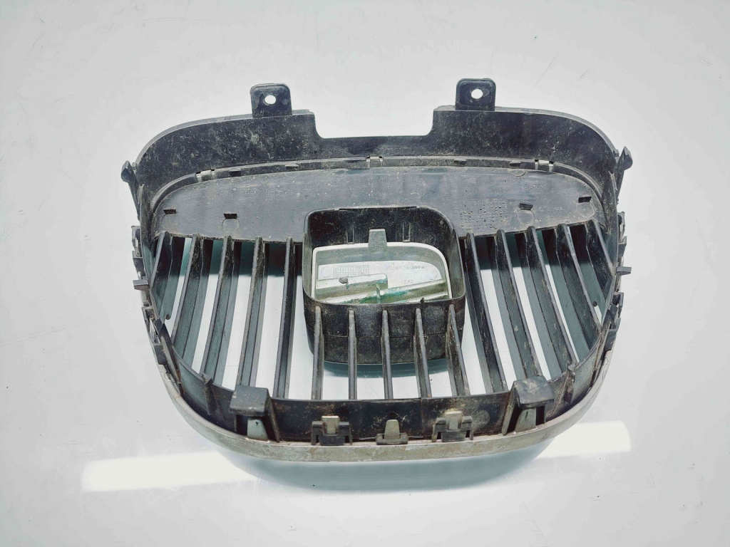 Grila bara fata Seat Cordoba (6L2) [Fabr 2002-2009] 6L0853654