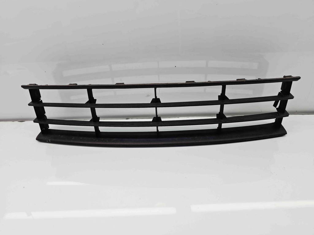 Grila bara fata Skoda Octavia 2 Combi (1Z5) [Fabr 2004-2013] Facelift 1Z0853677C