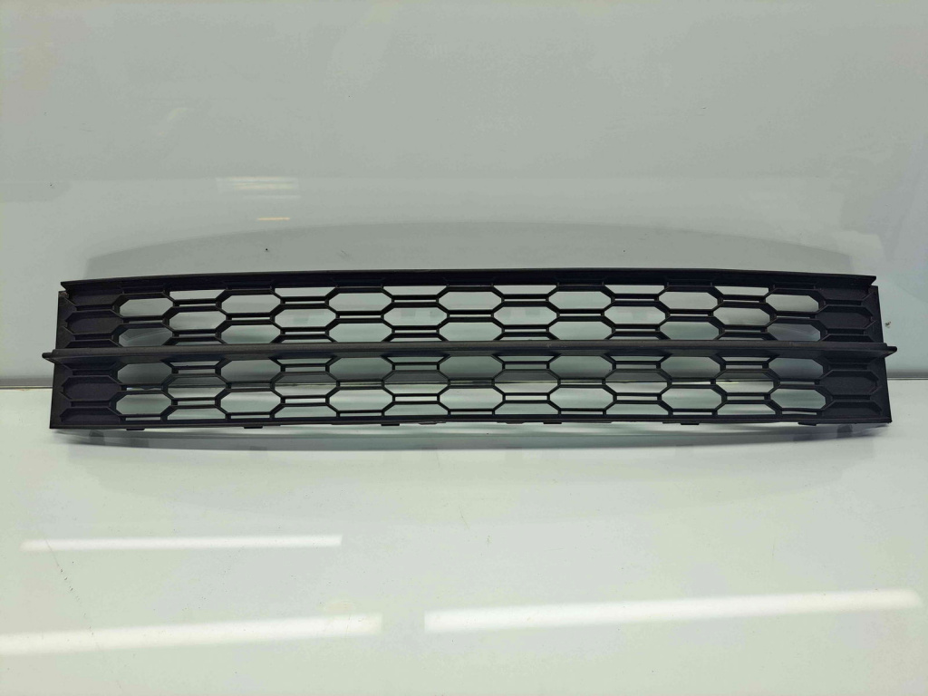 Grila bara fata Skoda Octavia 3 (5E3) Facelift [Fabr 2012-2020] 5E0853677
