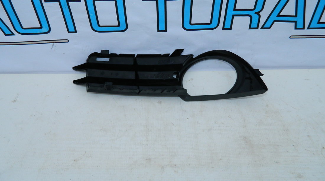 Grila Bara Fata Stanga Am Audi A3 8P 2004-2008 8P4807681B