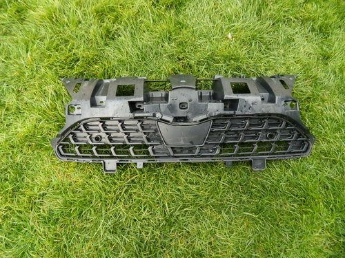 Grila bara fata Toyota Yaris Cross model 2020-2024 cod 53111-0DB20