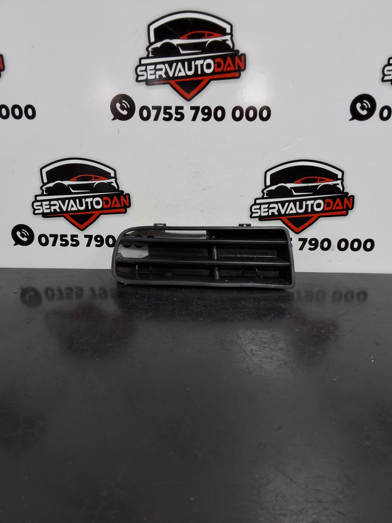 Grila bara fata Volkswagen Golf 4 (1997-2005) 1.9 Motorina 2003, 1J0853665B