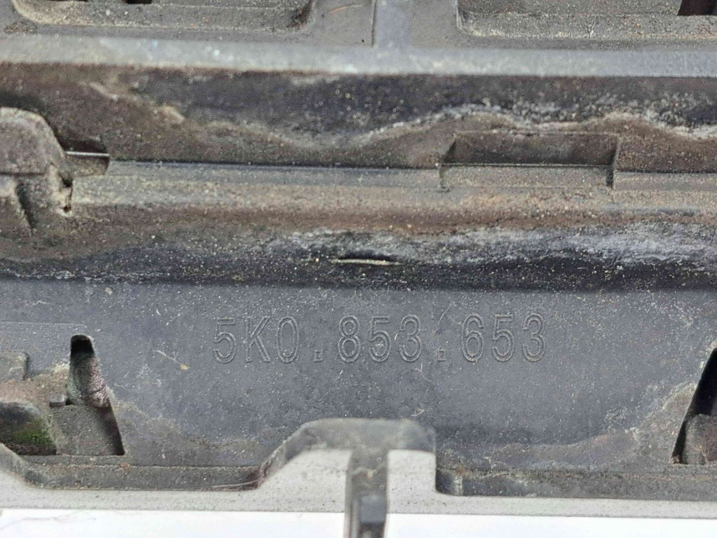 Grila bara fata Volkswagen Golf 6 (5K1) [Fabr 2009-2013] 5K0853653
