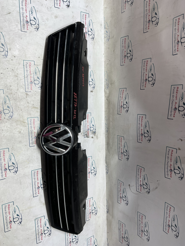 Grila bara fata Volkswagen Jetta 2012, CU DEFECT