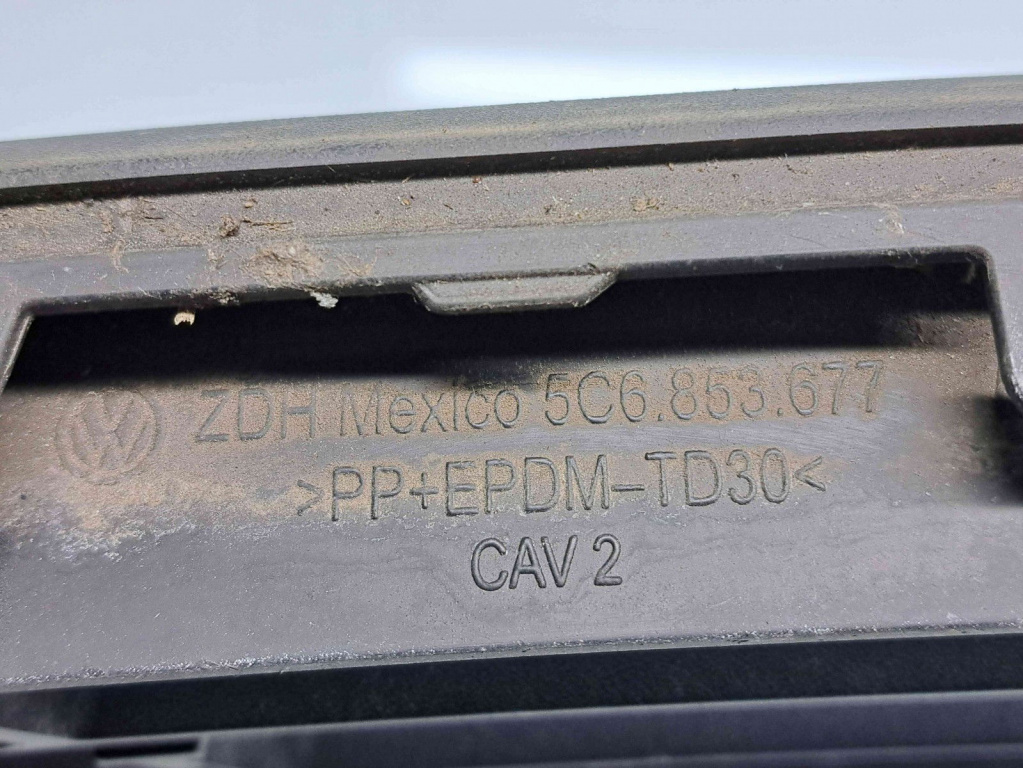Grila bara fata Volkswagen Jetta 4 (6Z) [Fabr 2011-2017] 5C6853677