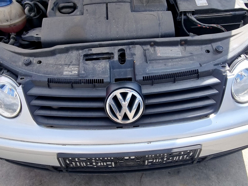 Grila bara fata Volkswagen Polo (9N) [Fabr 2001-2008] 1.2 Benz AZQ 47KW / 64CP