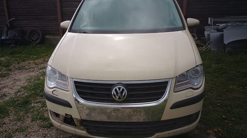 Grila bara fata Volkswagen Touran (1T1, 1T2) 1.9 TDI BLS Fab: 2003 - 2010