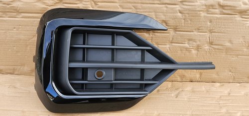 Grila bara proiector dreapta VW Touareg CR 2018 2019 2020