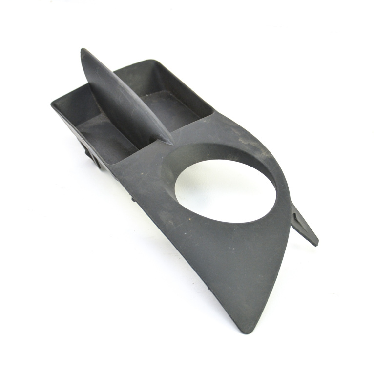 Grila Bara Renault Clio 2 / Symbol 1 1998-2008 Stanga 8200445990, 8200445997