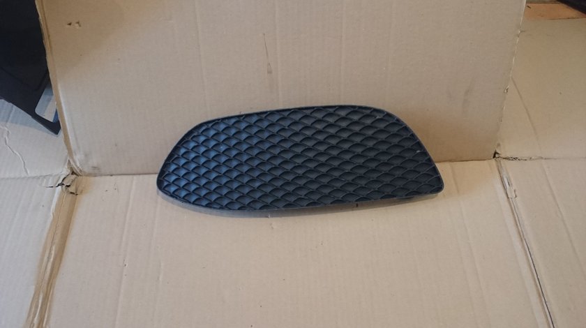 Grila bara stanga Mercedes W205 C-Class (2014-2017) cod A2058850723