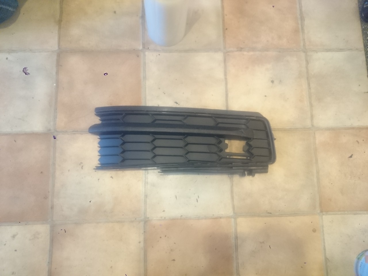 Grila bara stanga Skoda Kodiaq (2017-2021) cod 565807367