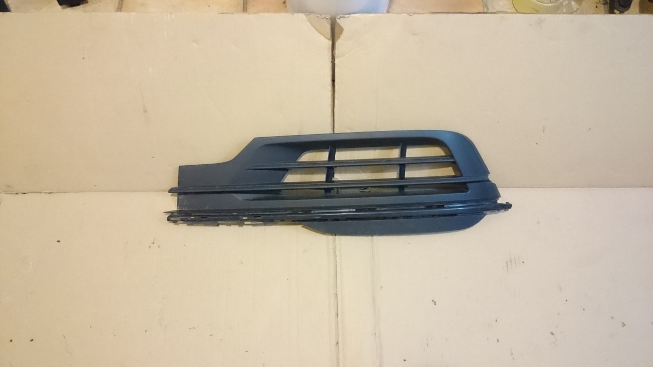 Grila bara stanga VW Arteon cod 3G8853665A