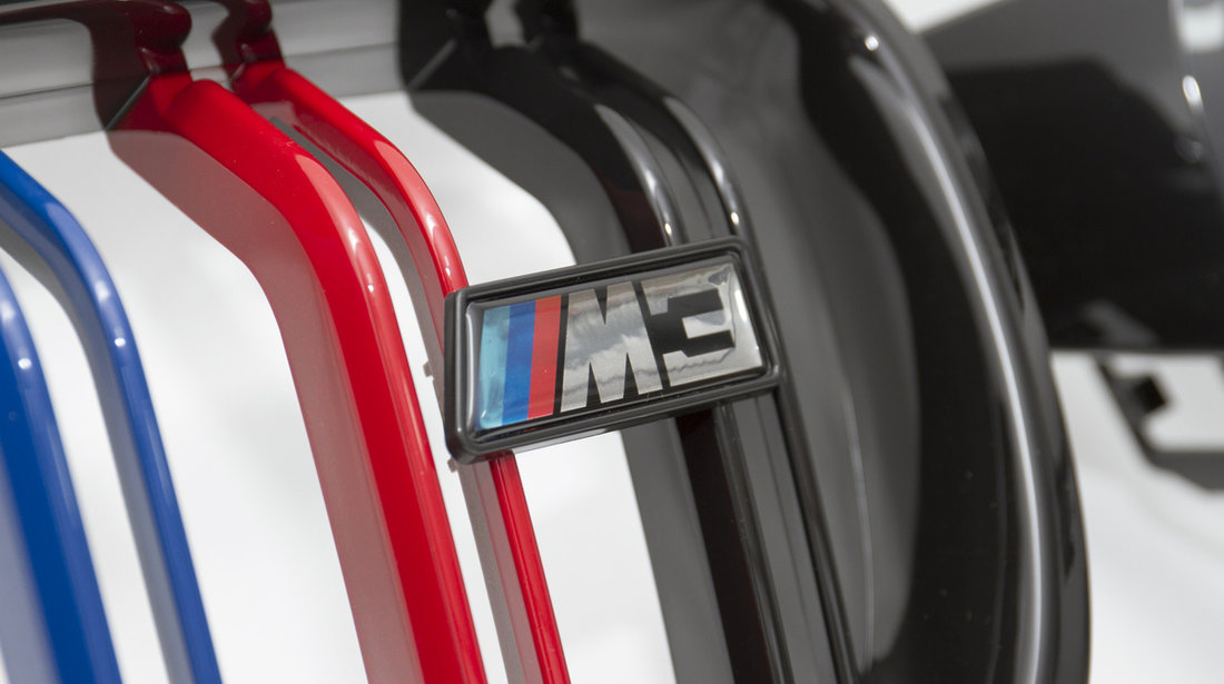 Grila Bmw 3 culori albastru, rosu pentru bmw seria 3 model F30