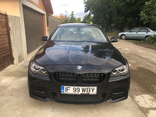GRILA BMW SERIA 5 F10 si F11 TOURING NEW M5 M LOOK NEGRU LUCIOS