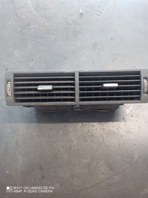 Grila bord aer centrala Audi a4 b7 2.0 TDI - COD 8e0820951h