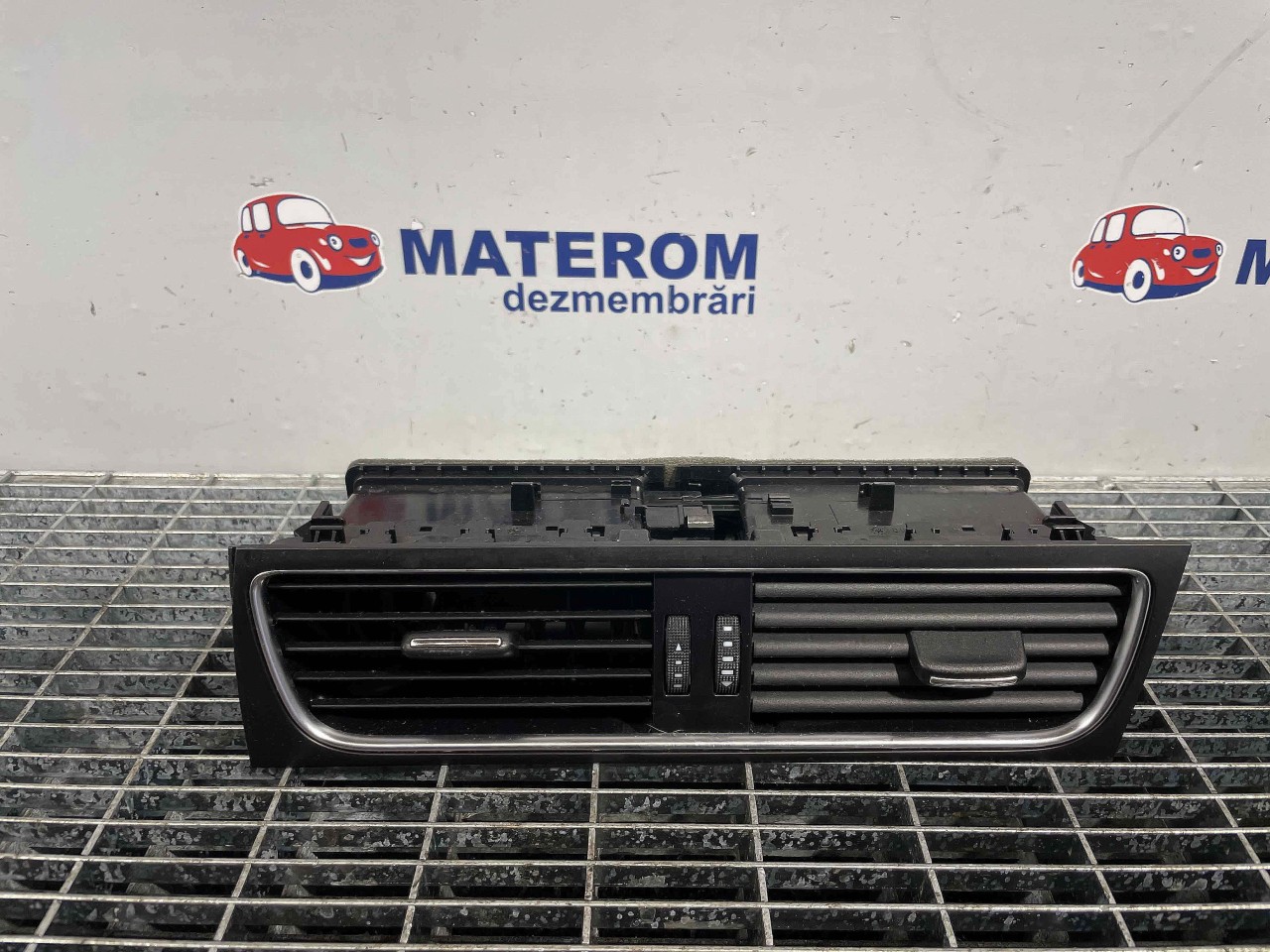 GRILA BORD AUDI A4 - - (2007 2011)