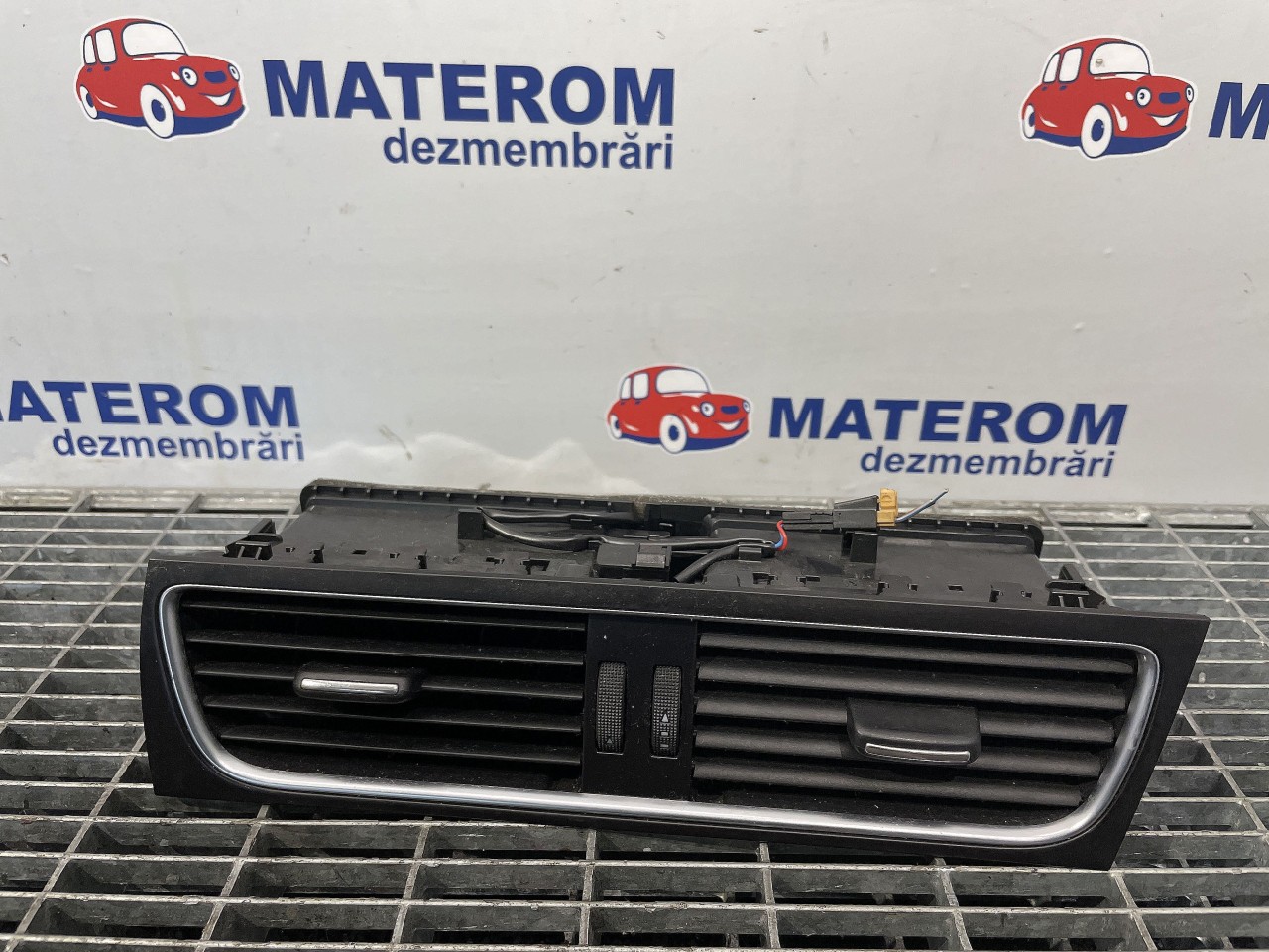 GRILA BORD AUDI A4 A4 - - (2007 2011)