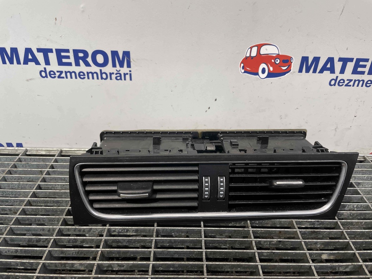 GRILA BORD AUDI A4 A4 - - (2012 2015)